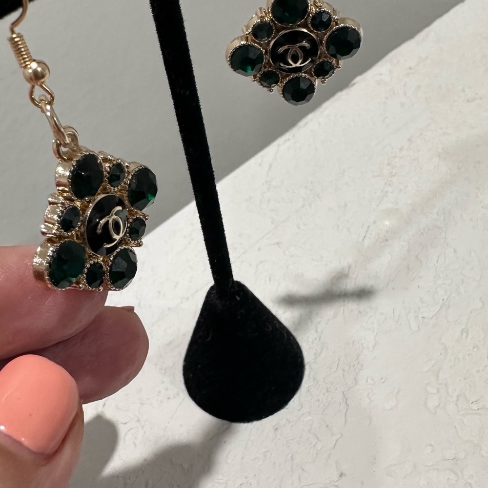 Elegant Green and Gold Earrings
